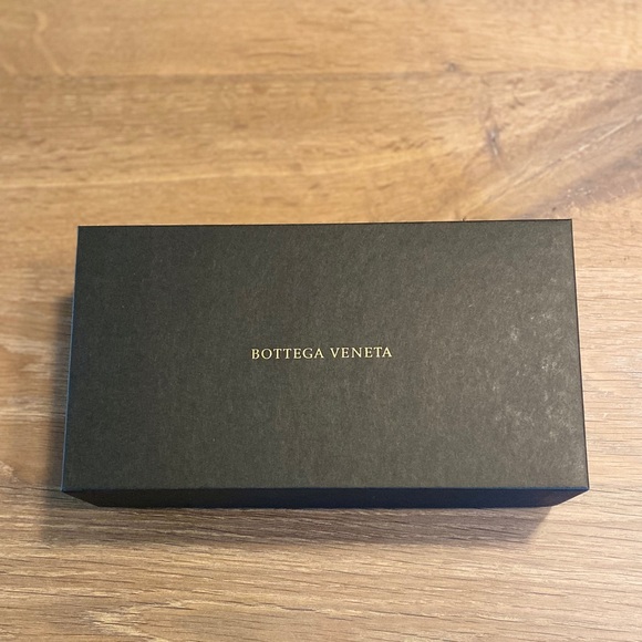 **Final price**New w/box/case Bottega Veneta 52mm Sunglasses - Picture 6 of 9